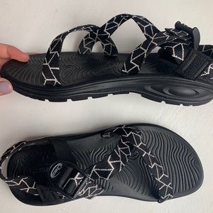 Women’s Chaco size 8